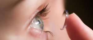 contact-lens-being-put-in-eye